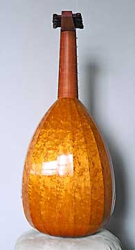 Back view of a 6 course a' lute, after
paintings by Marziale, Veneto and Bellini - Grant Tomlinson Lutemaker